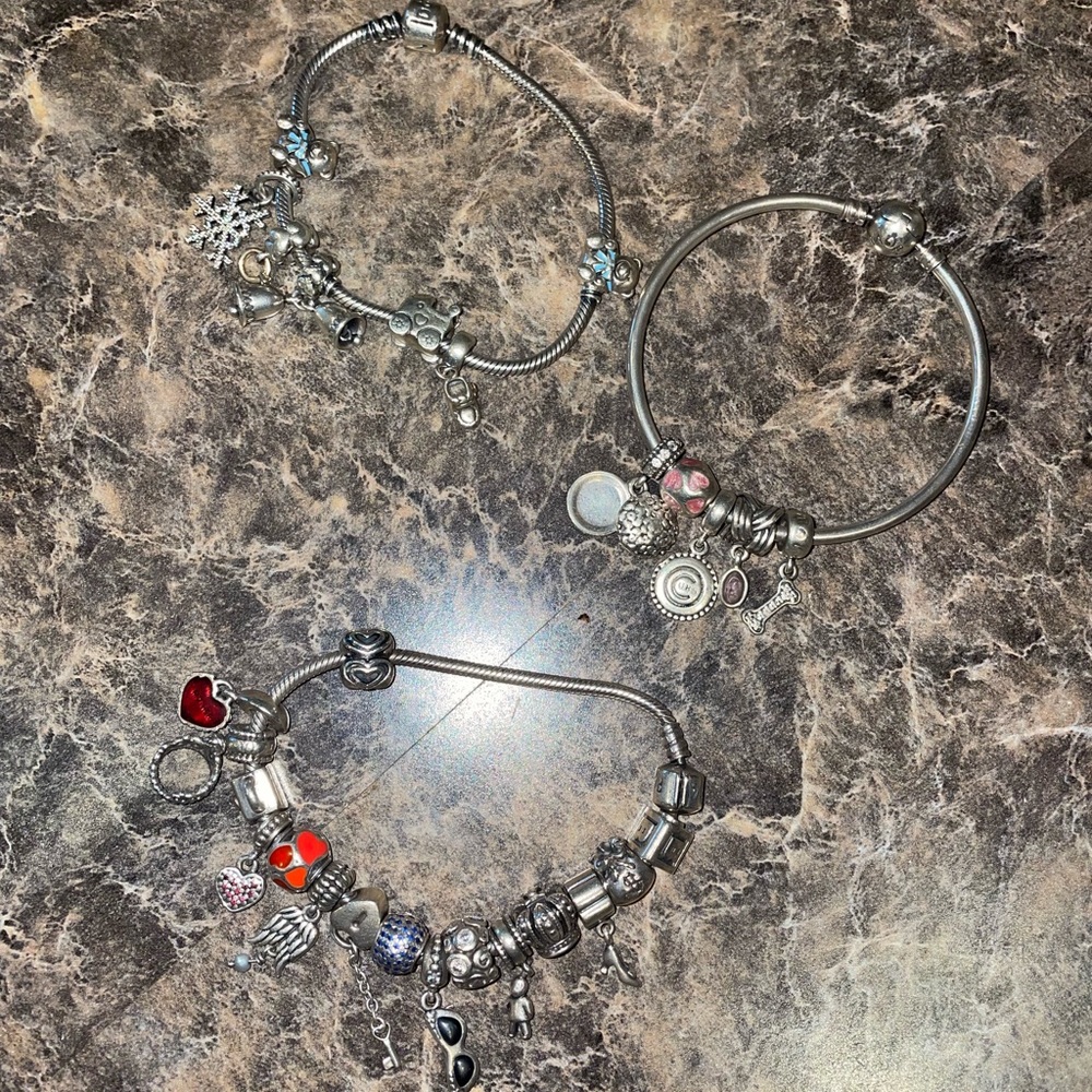 PANDORA bracelet with charms